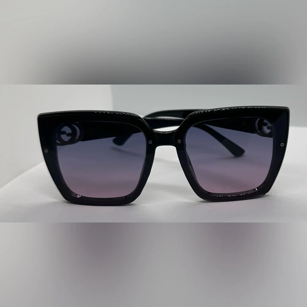 ✨🖤 NWT Trendy Oversized Square Chic Vintage Style UV 400 Black Frame Gray Pink 💖